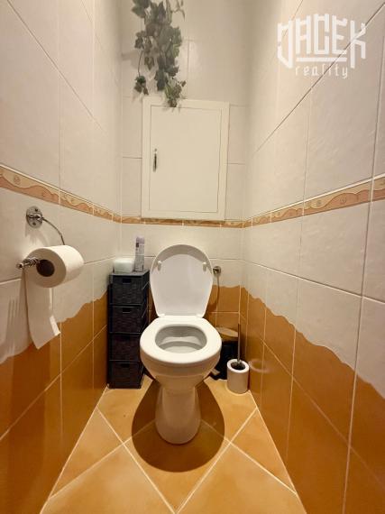 PRÍJEMNÝ 3-IZBOVÝ BYT NA ROZKVETE 🌸 - SKVELÁ CENA 💰, LOKALITA 🏡 A BÝVANIE, KTORÉ SI ZAMILUJETE ❤️!