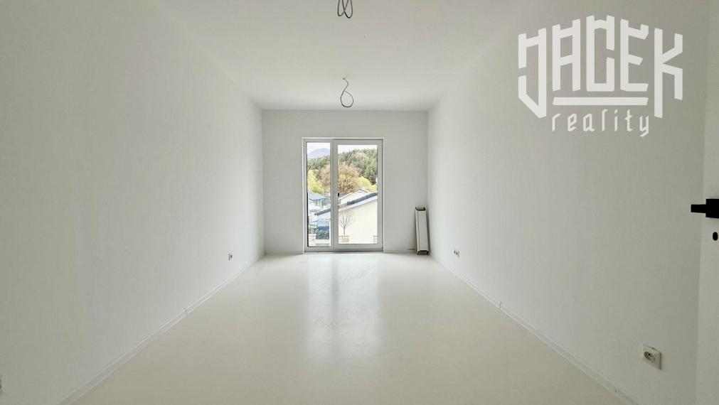 🌞 PRIESTRANNÝ 4-IZBOVÝ BYT V NOVOSTAVBE V OBĽÚBENEJ ČASTI ZAKVAŠOV – POVAŽSKÁ BYSTRICA