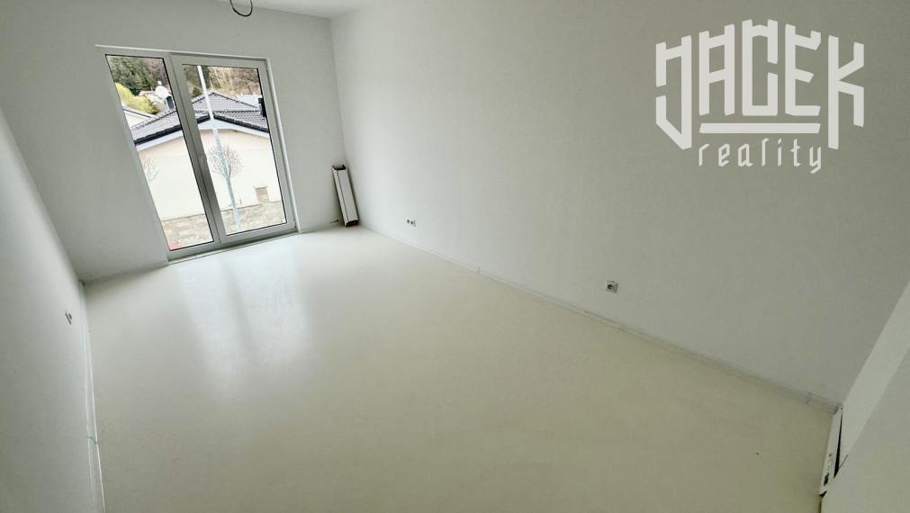 🌞 PRIESTRANNÝ 4-IZBOVÝ BYT V NOVOSTAVBE V OBĽÚBENEJ ČASTI ZAKVAŠOV – POVAŽSKÁ BYSTRICA