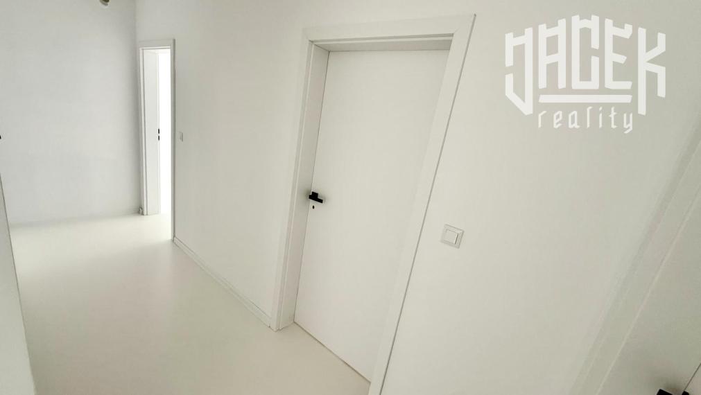 🌞 PRIESTRANNÝ 4-IZBOVÝ BYT V NOVOSTAVBE V OBĽÚBENEJ ČASTI ZAKVAŠOV – POVAŽSKÁ BYSTRICA