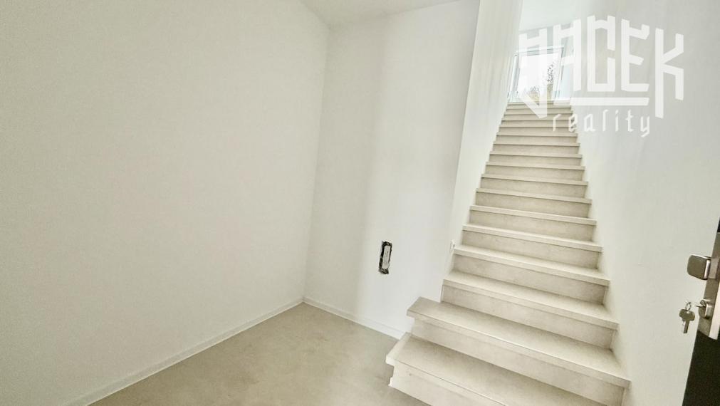 🌞 PRIESTRANNÝ 4-IZBOVÝ BYT V NOVOSTAVBE V OBĽÚBENEJ ČASTI ZAKVAŠOV – POVAŽSKÁ BYSTRICA