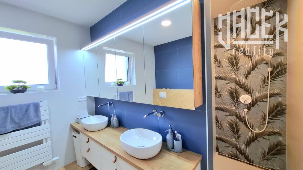 ŠTÝLOVÁ MODERNÁ NOVOSTAVBA S PANORAMATICKÝMI VÝHĽADMI – KOMPLETNE ZARIADENÝ DOM NA KĽÚČ