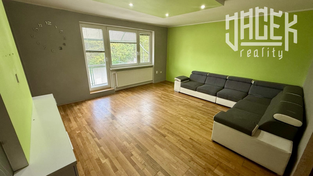 🏡 PRIESTRANNÝ 3-IZBOVÝ BYT S BALKÓNOM, GARÁŽOU A ZÁHRADKOU V POVAŽSKEJ BYSTRICI