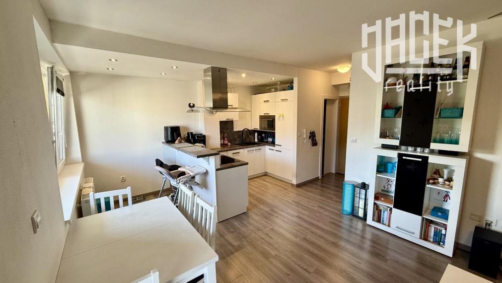MODERNÝ A KOMFORTNÝ 2-IZBOVÝ BYT S VEĽKÝM BALKÓNOM V NOVOSTAVBE – ŽILINA, HÁJIK, SLNEČNÉ TERASY