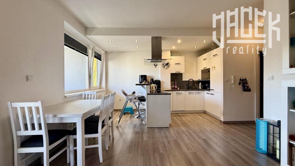 MODERNÝ A KOMFORTNÝ 2-IZBOVÝ BYT S VEĽKÝM BALKÓNOM V NOVOSTAVBE – ŽILINA, HÁJIK, SLNEČNÉ TERASY
