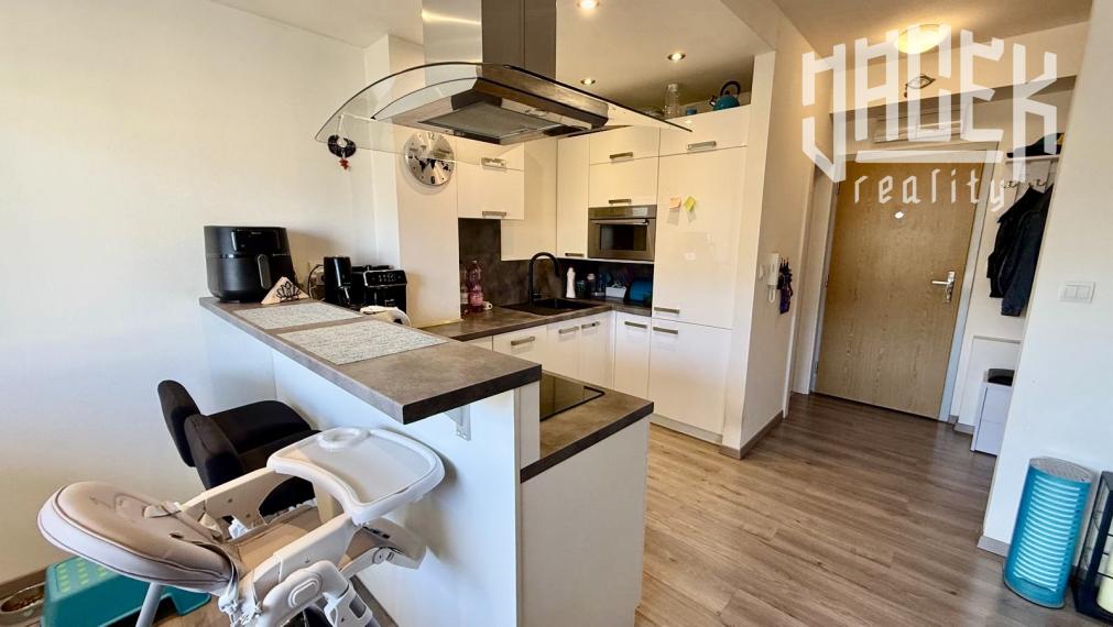 MODERNÝ A KOMFORTNÝ 2-IZBOVÝ BYT S VEĽKÝM BALKÓNOM V NOVOSTAVBE – ŽILINA, HÁJIK, SLNEČNÉ TERASY