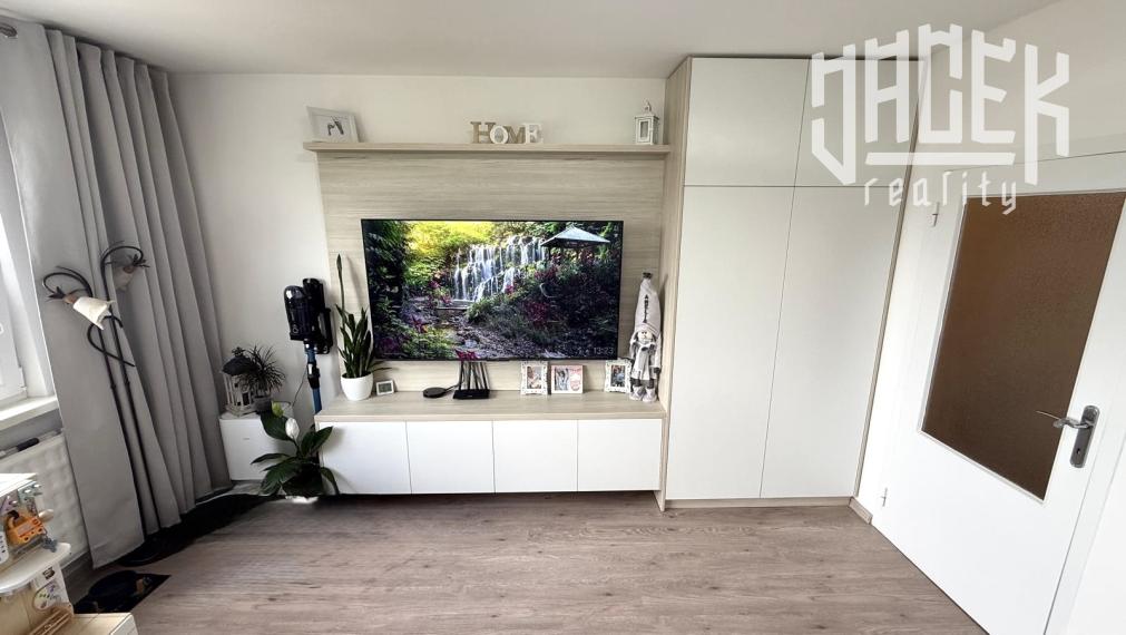 🏡 ZREKONŠTRUOVANÝ 2-IZBOVÝ BYT S BALKÓNOM BEZ ĎALŠÍCH STAROSTÍ