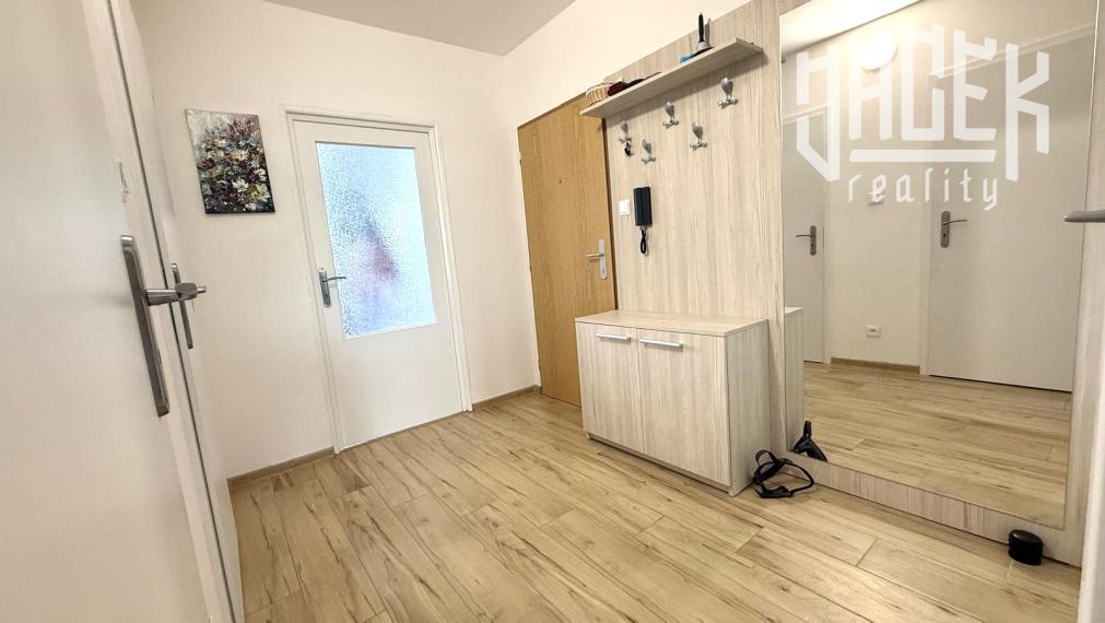 🏡 ZREKONŠTRUOVANÝ 2-IZBOVÝ BYT S BALKÓNOM BEZ ĎALŠÍCH STAROSTÍ