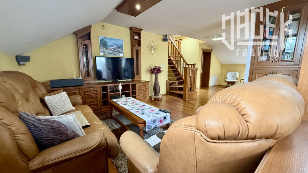 🏡 VEĽKORYSÉ BÝVANIE V ORLOVOM – PRIESTRANNÁ DVOJGENERAČNÁ VILA, KTORÁ PONÚKA OVEĽA VIAC 🏡✨