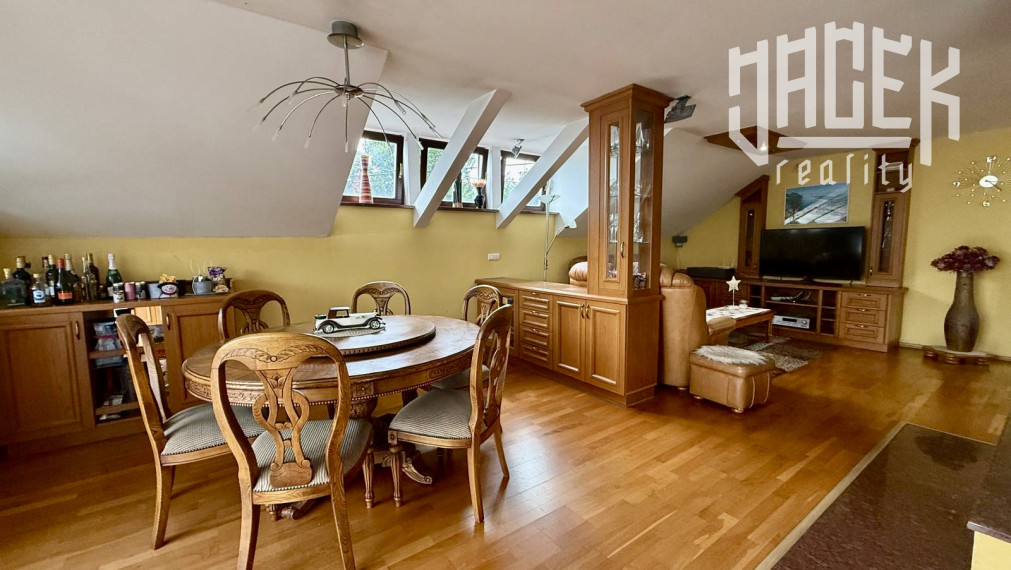 🏡 VEĽKORYSÉ BÝVANIE V ORLOVOM – PRIESTRANNÁ DVOJGENERAČNÁ VILA, KTORÁ PONÚKA OVEĽA VIAC 🏡✨