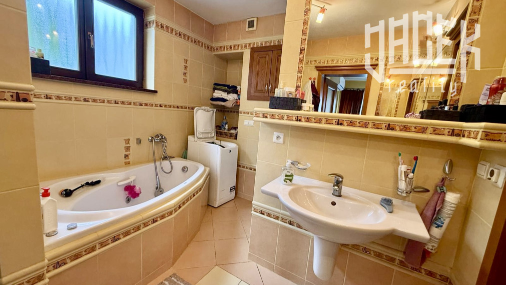 🏡 VEĽKORYSÉ BÝVANIE V ORLOVOM – PRIESTRANNÁ DVOJGENERAČNÁ VILA, KTORÁ PONÚKA OVEĽA VIAC 🏡✨