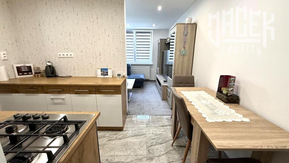 ✨🏡 KOMPLETNE NOVÝ INTERIÉR, 3-IZBOVÁ DISPOZÍCIA A LOGGIA – BÝVANIE, KDE UŽ NEMUSÍTE NIČ RIEŠIŤ 🔑✨