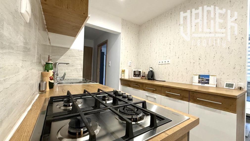 ✨🏡 KOMPLETNE NOVÝ INTERIÉR, 3-IZBOVÁ DISPOZÍCIA A LOGGIA – BÝVANIE, KDE UŽ NEMUSÍTE NIČ RIEŠIŤ 🔑✨
