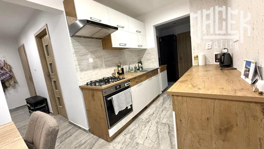✨🏡 KOMPLETNE NOVÝ INTERIÉR, 3-IZBOVÁ DISPOZÍCIA A LOGGIA – BÝVANIE, KDE UŽ NEMUSÍTE NIČ RIEŠIŤ 🔑✨