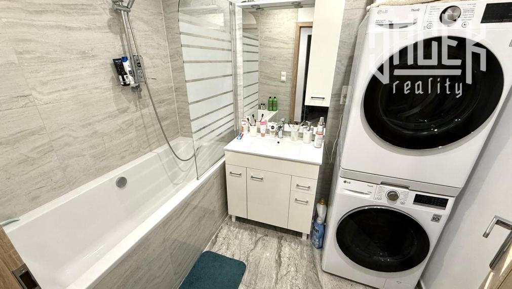 ✨🏡 KOMPLETNE NOVÝ INTERIÉR, 3-IZBOVÁ DISPOZÍCIA A LOGGIA – BÝVANIE, KDE UŽ NEMUSÍTE NIČ RIEŠIŤ 🔑✨