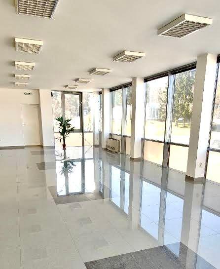 Výnimočné 3 obchodno-kancelárske priestory priamo v CENTRE