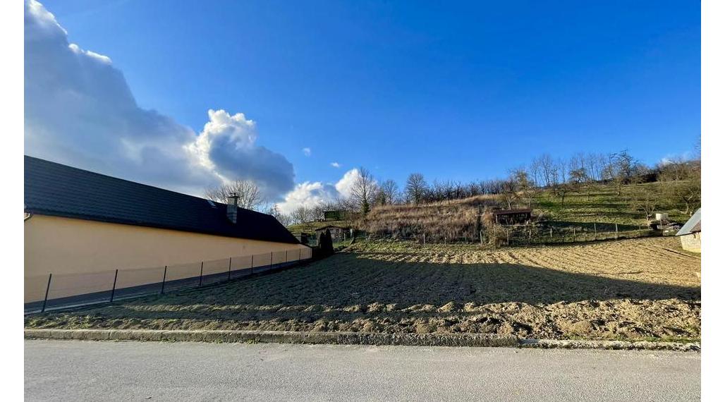 KRÁSNY STAVEBNÝ POZEMOK V SVEREPCI