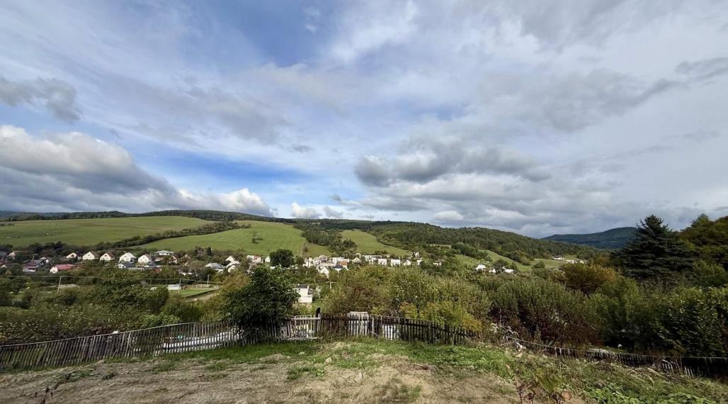 SLNEČNÝ STAVEBNÝ POZEMOK V DOLNEJ MARIKOVEJ - VHODNÝ AJ AKO INVESTÍCIA