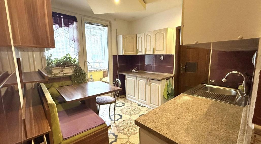 ZACHOVALÝ 3-IZBOVÝ BYT na Rozkvete, Považská Bystrica (64 m²)