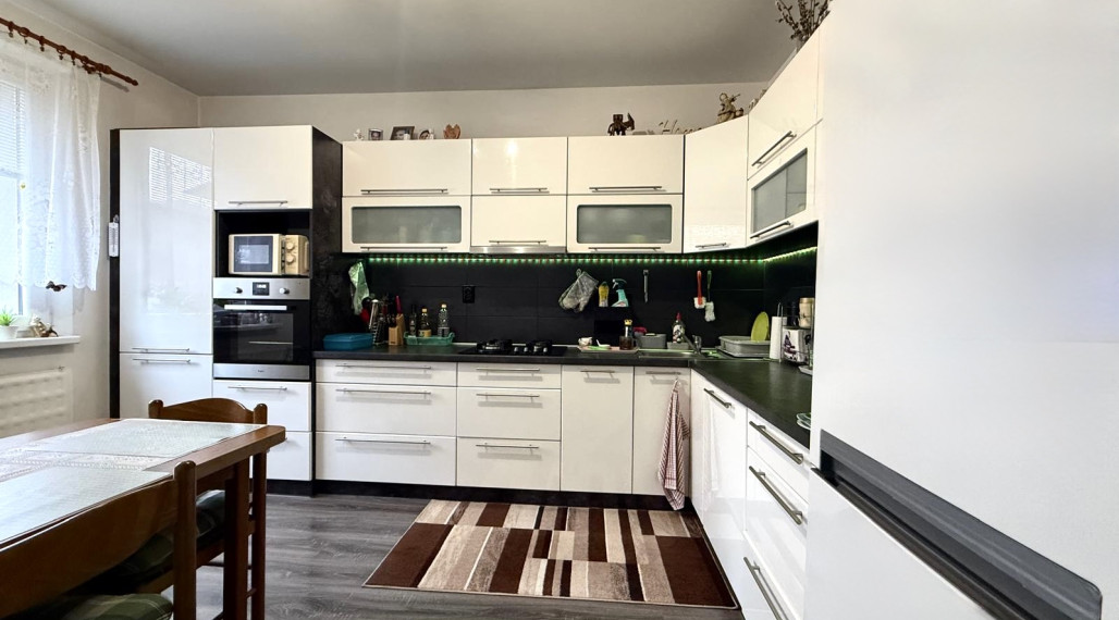 SLNEČNÝ 3-IZBOVÝ BYT PO KOMPLETNEJ REKONŠTRUKCII – SNP, POVAŽSKÁ BYSTRICA