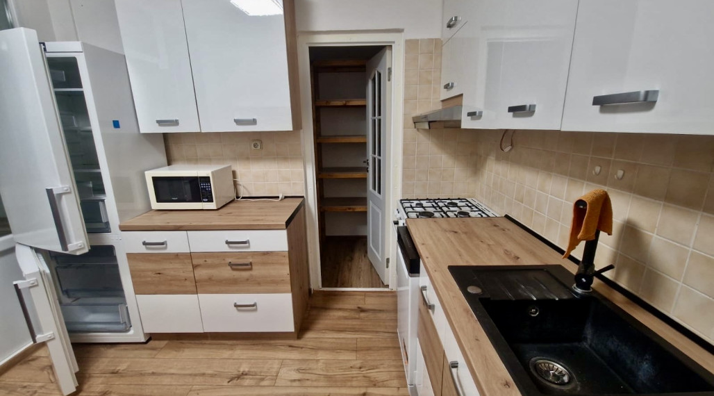 🌸 PRENÁJOM SVETLÝ 3-IZBOVÝ BYT S BALKÓNOM NA ROZKVETE 🌸