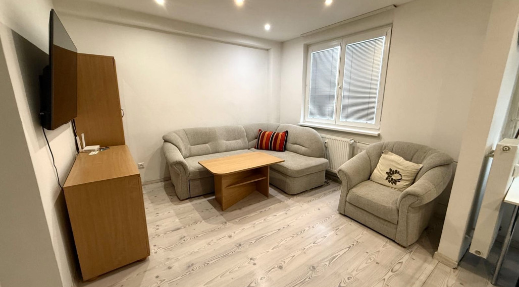 PRENÁJOM: ŠTÝLOVÝ 2-IZBOVÝ BYT S VEĽKÝM BALKÓNOM NA LÁNSKEJ