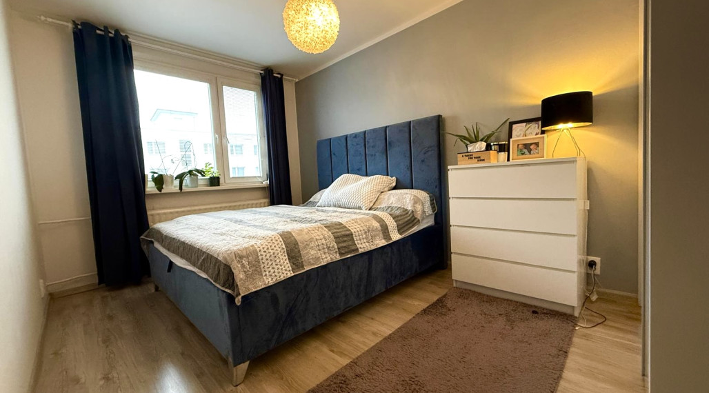 KRÁSNY 3-IZBOVÝ BYT PO KOMPLETNEJ REKONŠTRUKCII NA ROZKVETE S PRESKLENÝM BALKÓNOM