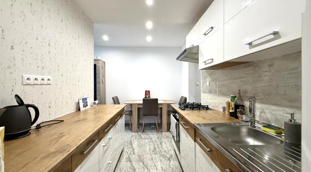 ✨🏡 KOMPLETNE NOVÝ INTERIÉR, 3-IZBOVÁ DISPOZÍCIA A LOGGIA – BÝVANIE, KDE UŽ NEMUSÍTE NIČ RIEŠIŤ 🔑✨