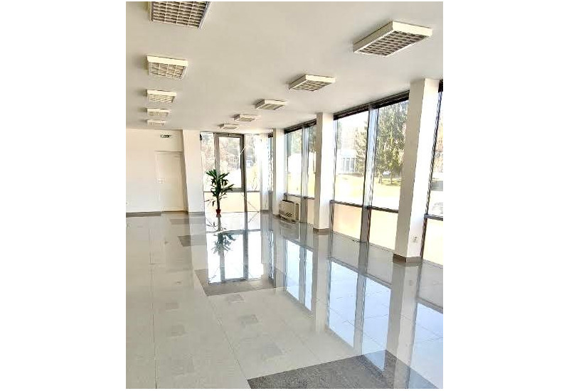 Výnimočné 3 obchodno-kancelárske priestory priamo v CENTRE