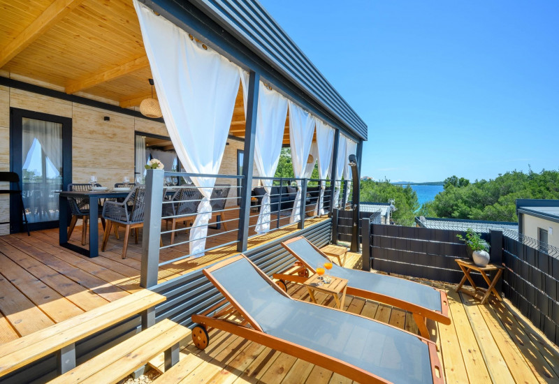 NEODOLATEĽNÝ MOBILNÝ DOM V DRAGE V CHORVÁTSKU