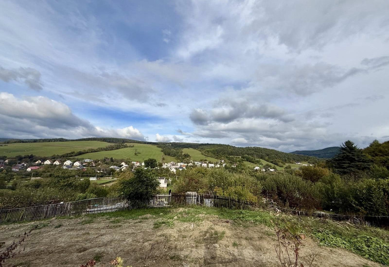 SLNEČNÝ STAVEBNÝ POZEMOK V DOLNEJ MARIKOVEJ - VHODNÝ AJ AKO INVESTÍCIA