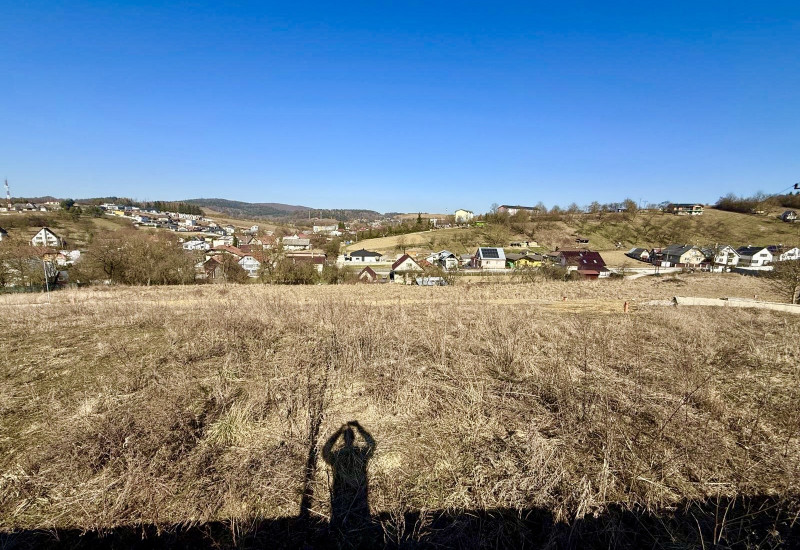 SLNEČNÉ STAVEBNÉ POZEMKY S INFRAŠTRUKTÚROU V SRDCI PRÍRODY