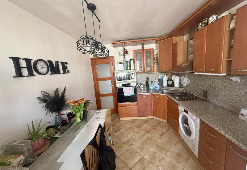 PRÍJEMNÝ 3-IZBOVÝ BYT NA ROZKVETE 🌸 - SKVELÁ CENA 💰, LOKALITA 🏡 A BÝVANIE, KTORÉ SI ZAMILUJETE ❤️!