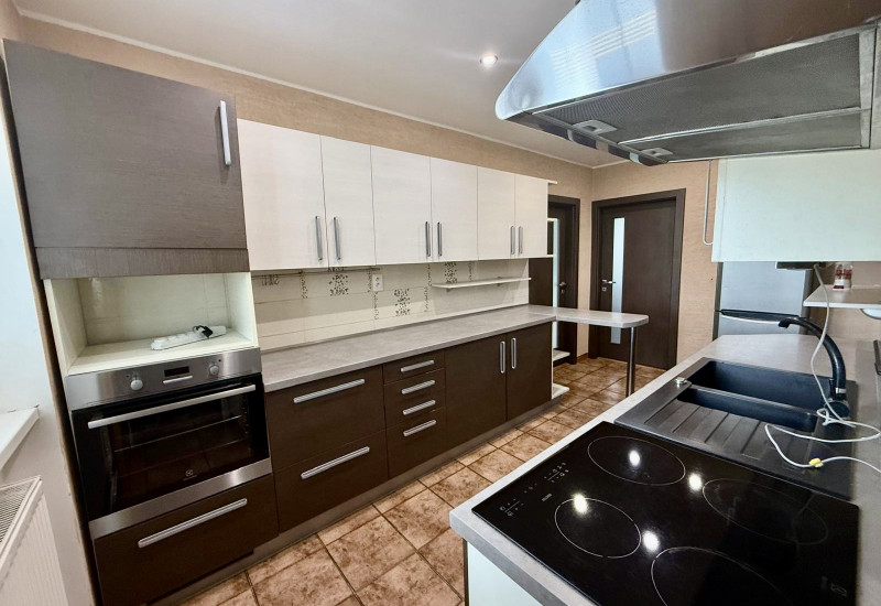 🏡 PRIESTRANNÝ 3-IZBOVÝ BYT S BALKÓNOM, GARÁŽOU A ZÁHRADKOU V POVAŽSKEJ BYSTRICI