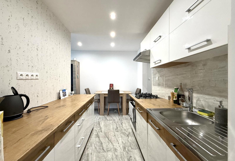 ✨🏡 KOMPLETNE NOVÝ INTERIÉR, 3-IZBOVÁ DISPOZÍCIA A LOGGIA – BÝVANIE, KDE UŽ NEMUSÍTE NIČ RIEŠIŤ 🔑✨